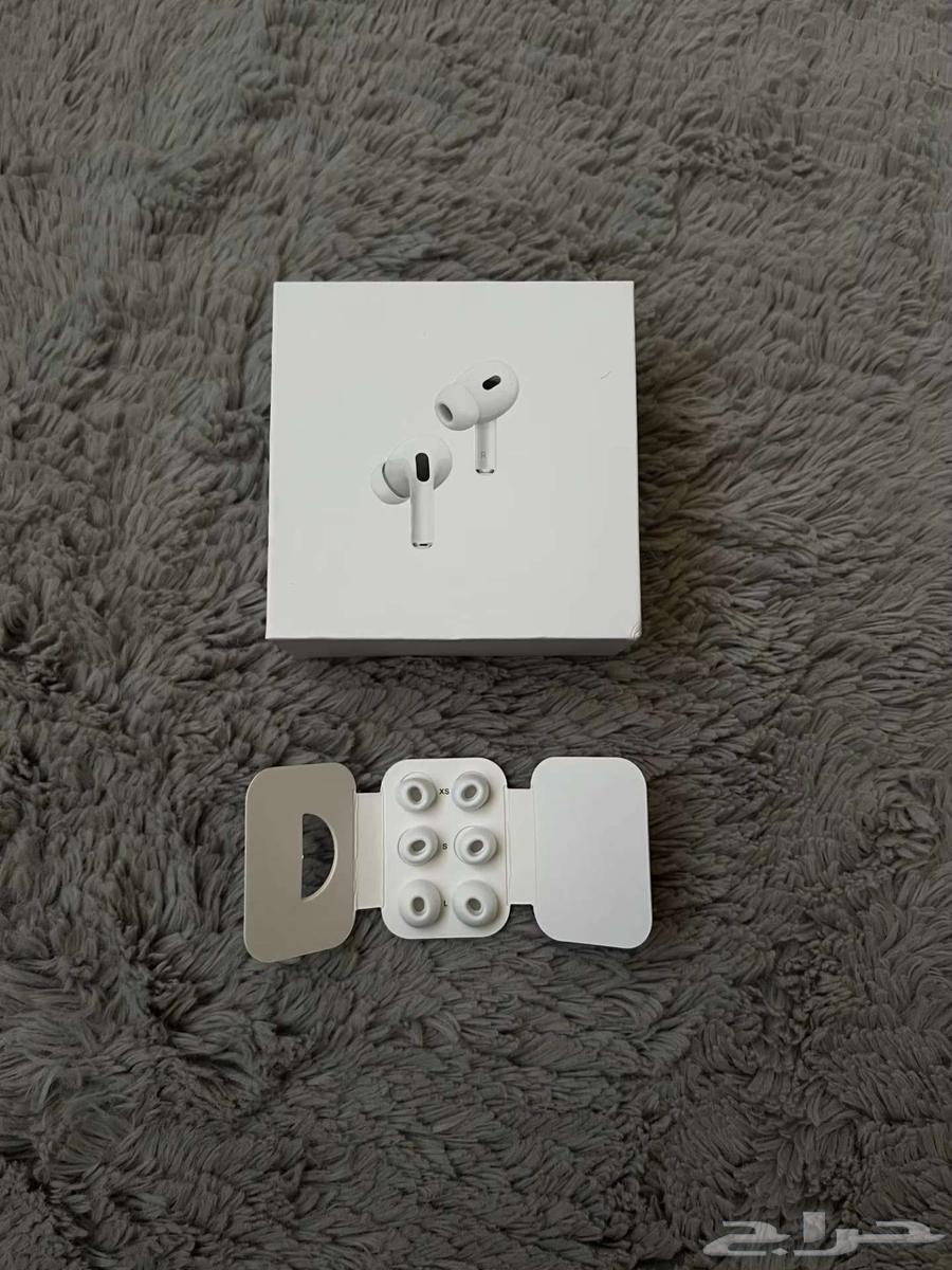 إيربودز برو 2 مع شحن من نوع سي أبيض64462569326339111