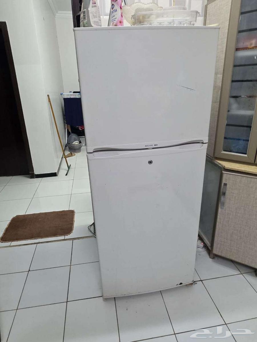 اجهزة كهربائية و اثاث للبيع المستعجل64463074504323111