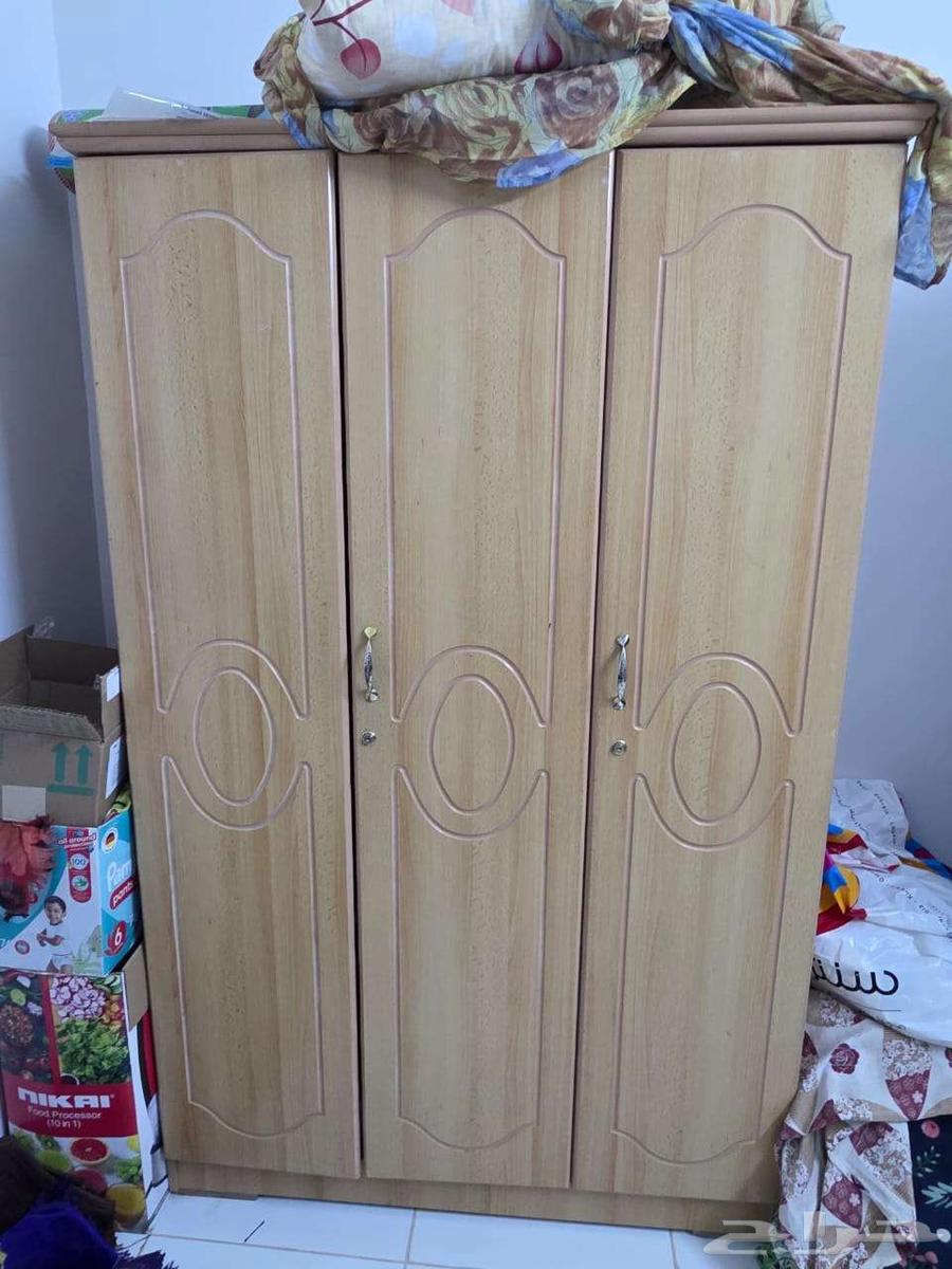 اجهزة كهربائية و اثاث للبيع المستعجل64463074504323112