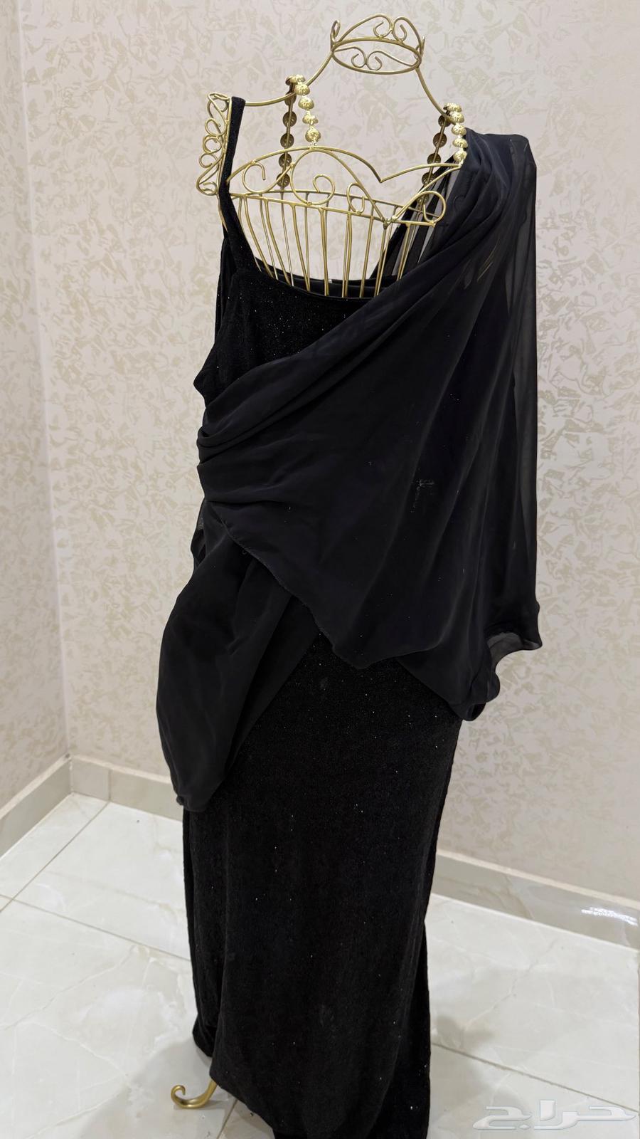 فساتين مستعمله للبيع بمقاسات كبيره64464422666754111