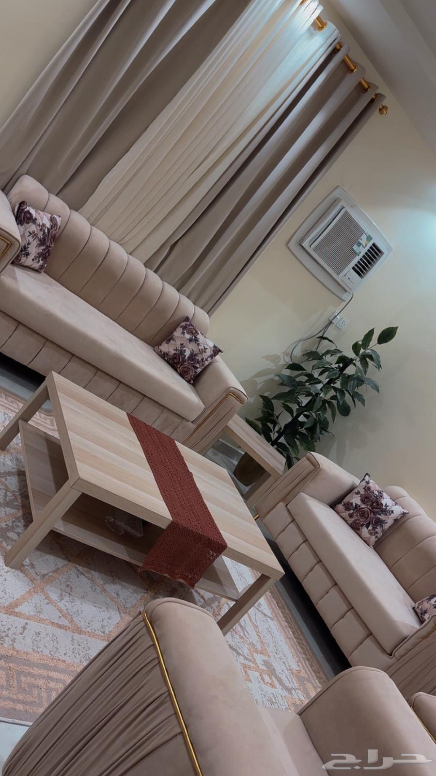 مجلس كامل للبيع نظيف نفس الصورة64464479048193110