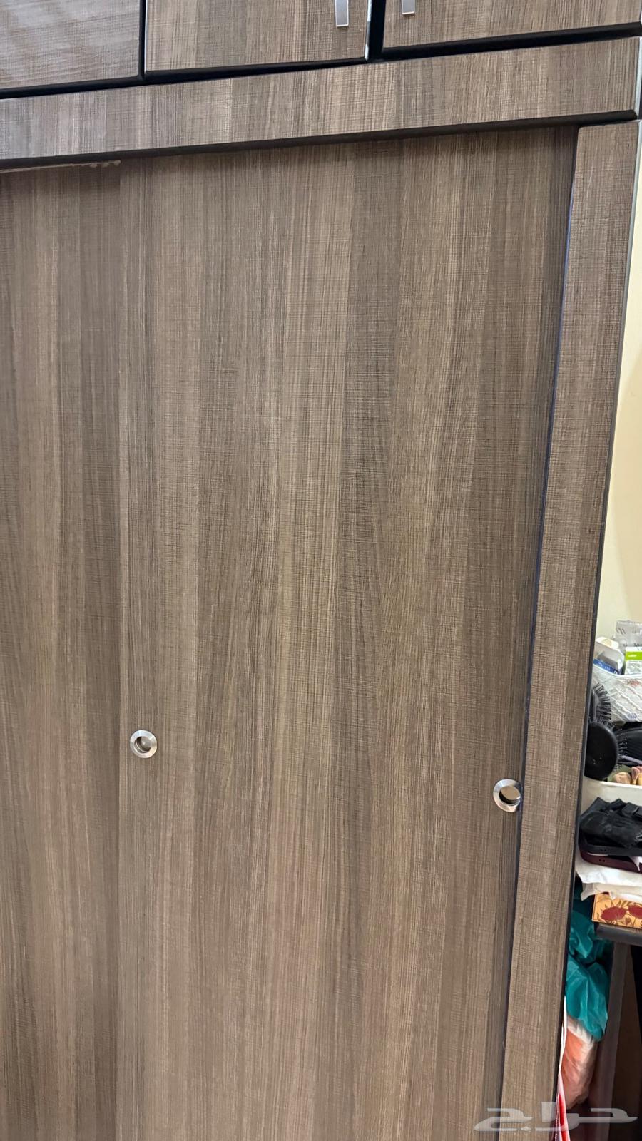 اثاث للبيع سرير ودولاب ومرايه كومدينه شبه الجديد64464859891459112