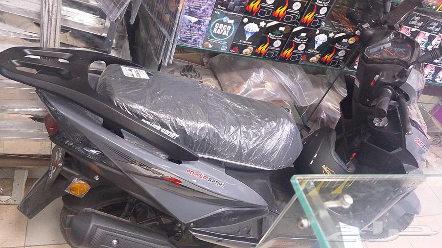 A strange new tank with a customs paper and a helmet64464181803650111