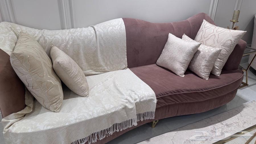 Clean classic sofa, condition and price negotiable64460953563393112