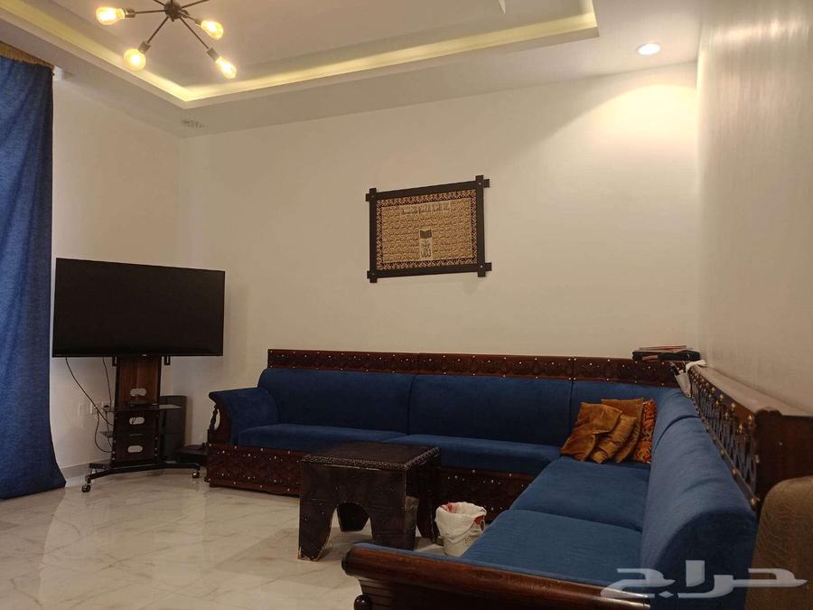 طقم كنب للبيع الكنب نضيف القماش و الخشب بحالة ممتازه64463655293443110