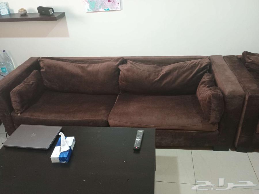 طقم كنب ثلاث قطع للبيع بحالة مقبولة64462527480577111