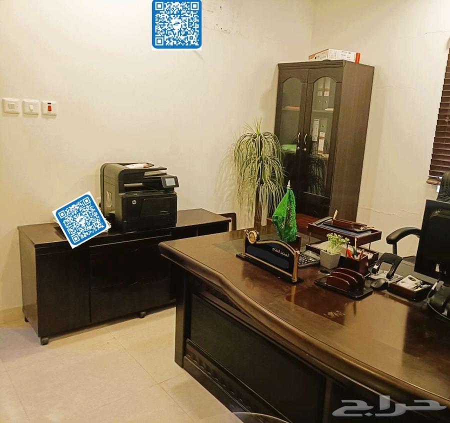 New integrated general manager's office with reception tables64458467588226112