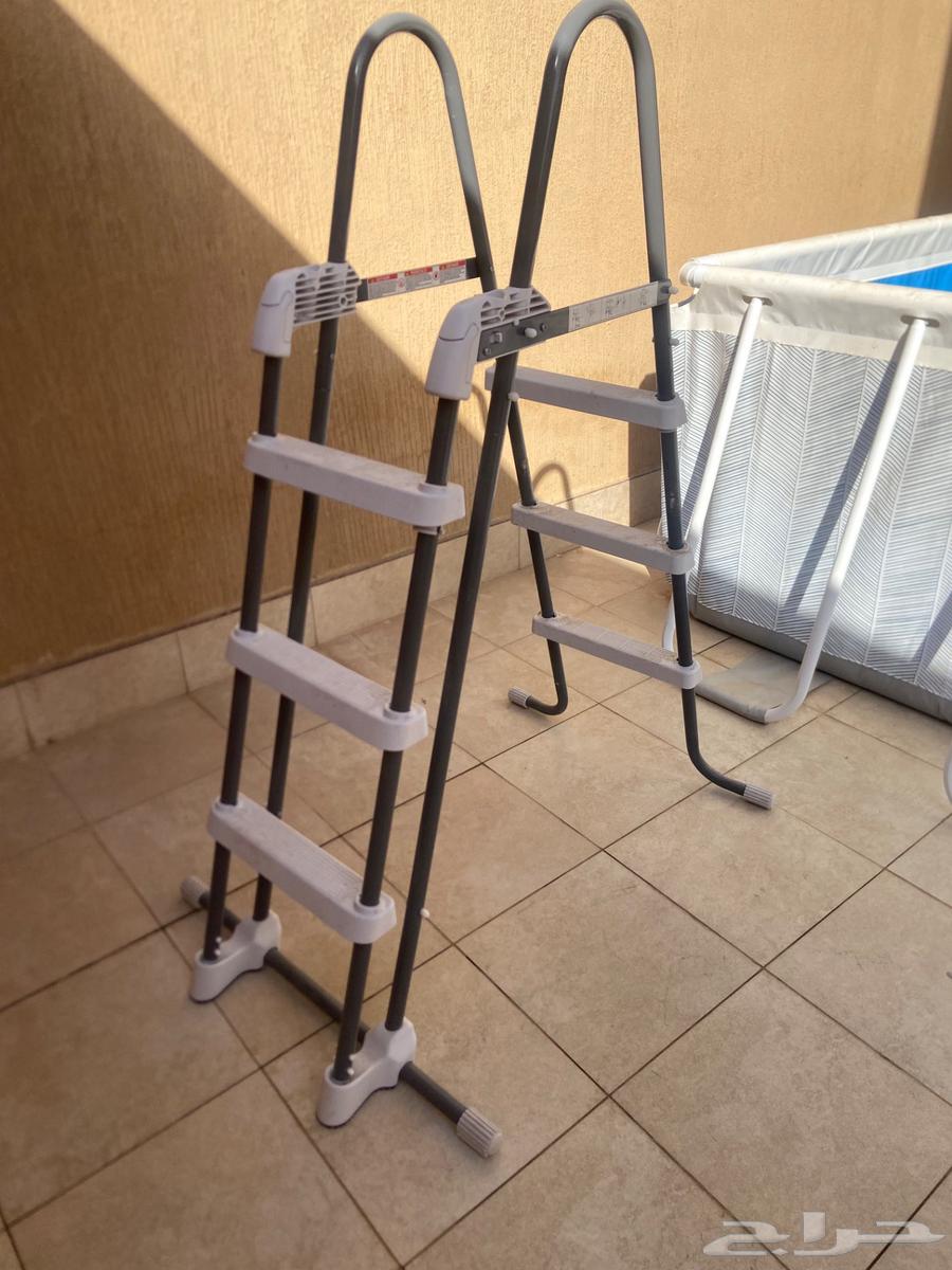 Swimming pool64465940855171112