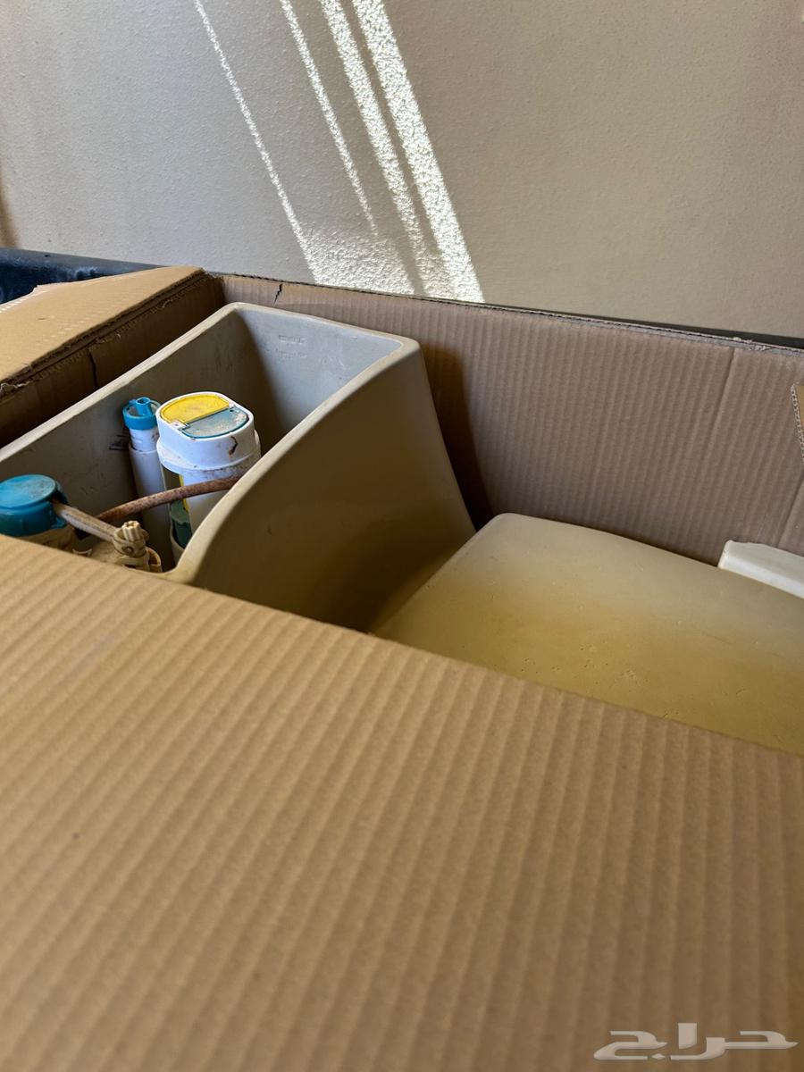 للبيع سخان ارستون اصلي و كرسي افرنجي الخزف64467115872385111