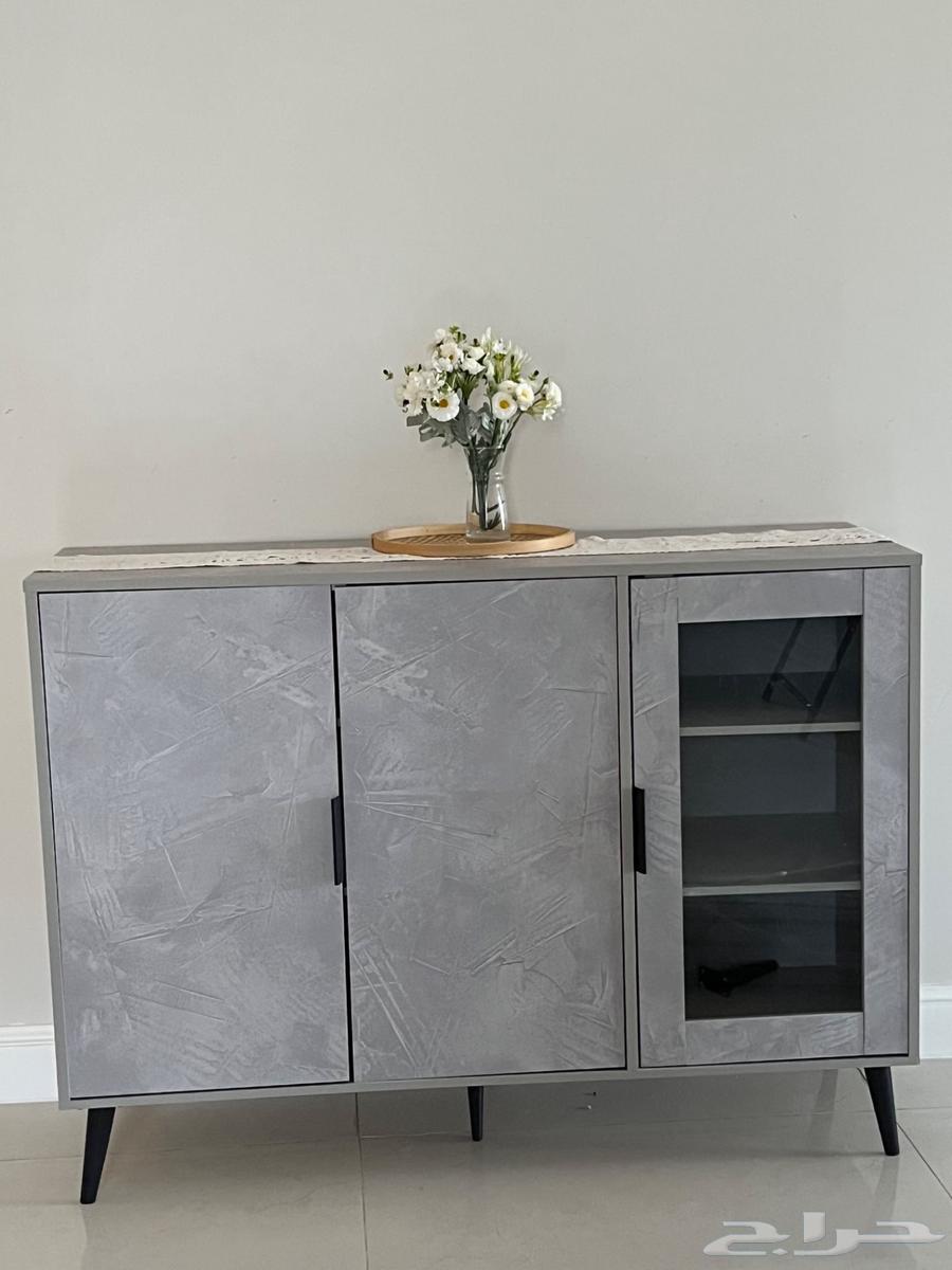 طاوله تنفع لركن قهوه او بوفيه صغير للبيع64467577849986112