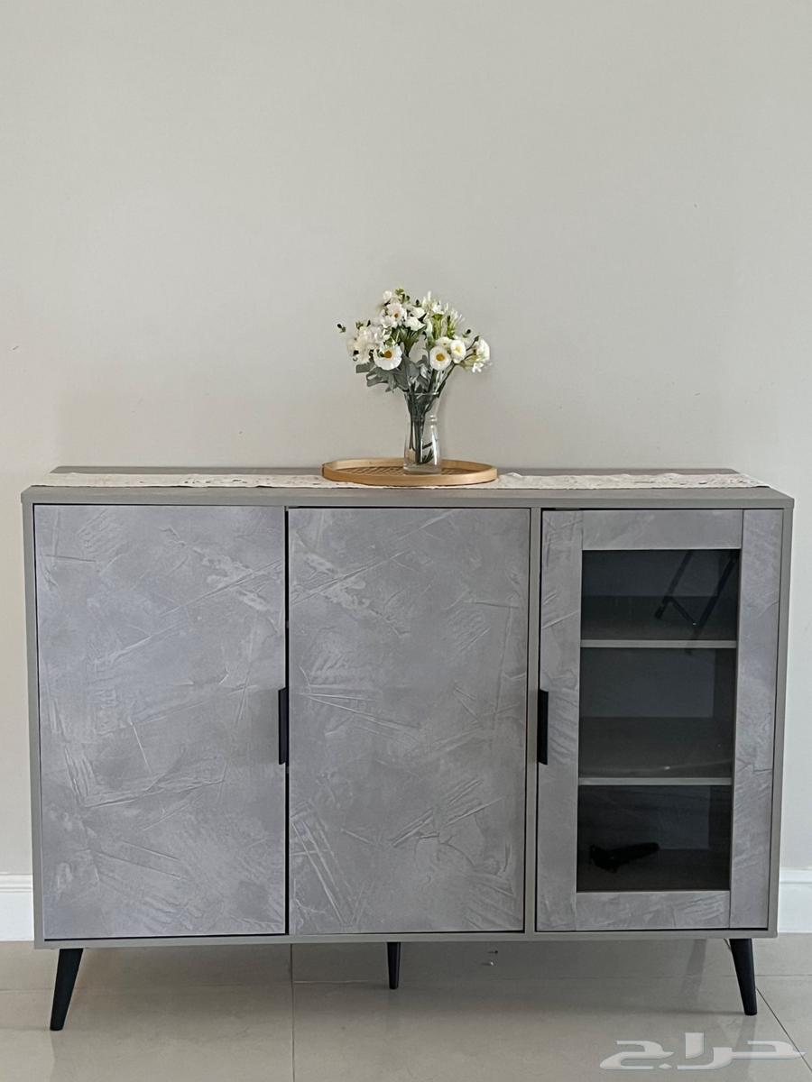 طاوله تنفع لركن قهوه او بوفيه صغير للبيع64467577849986110