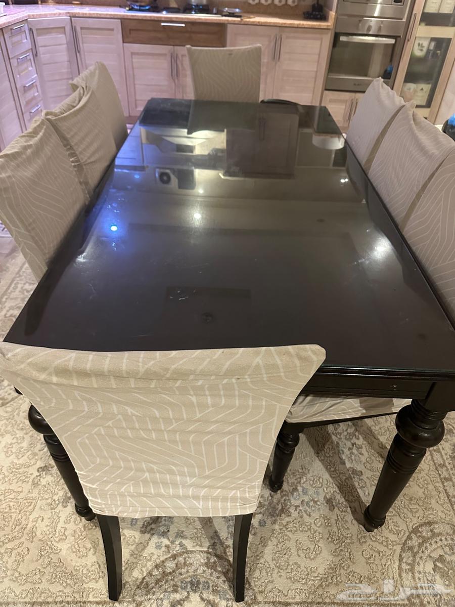 Dining table with 8 chairs64467871737218112