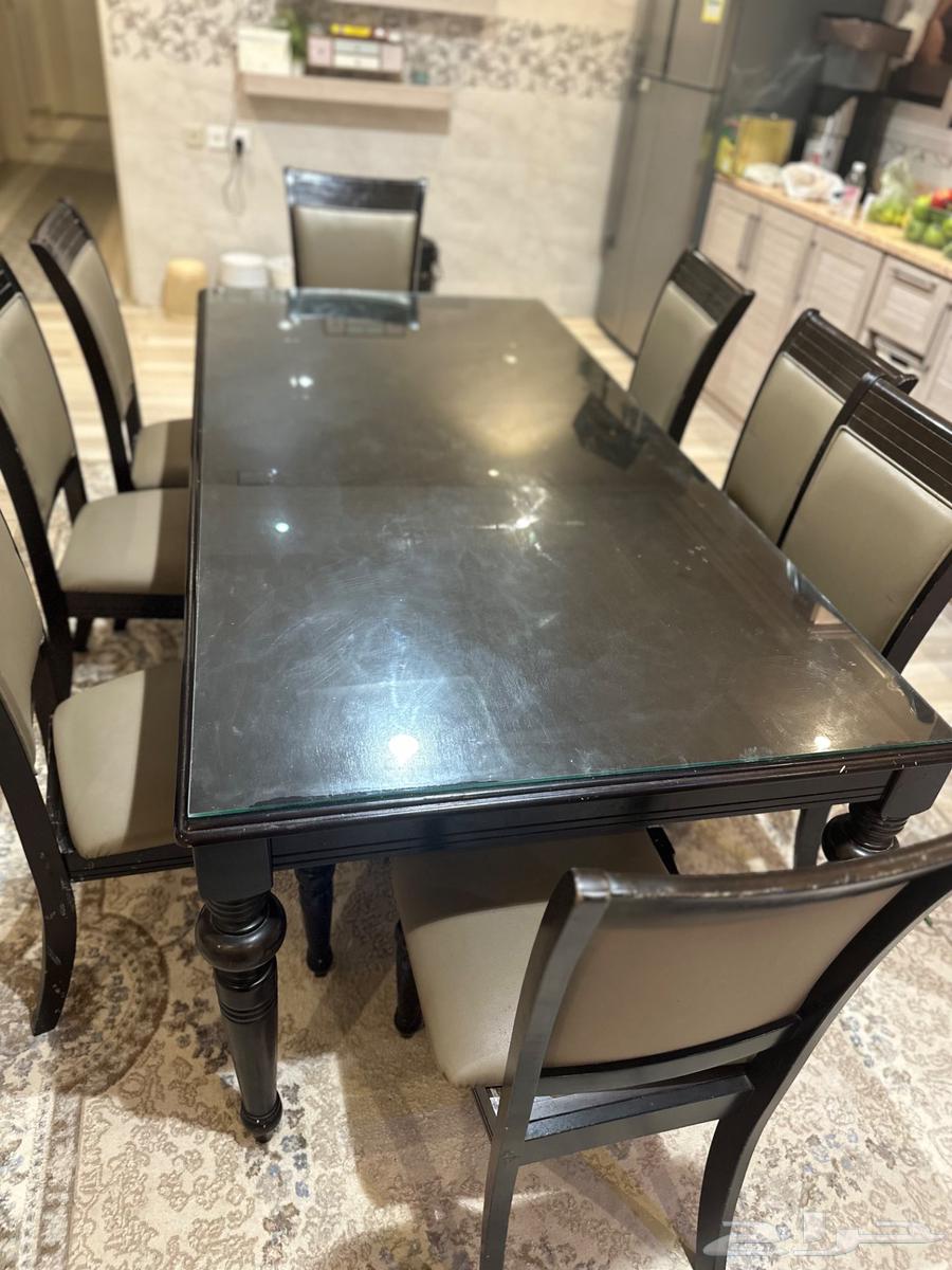 Dining table with 8 chairs64467871737218110