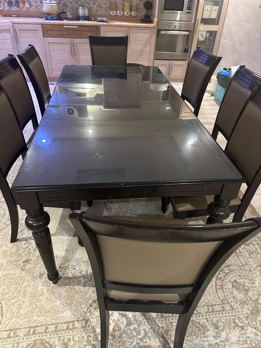 Dining table with 8 chairs64467871737218111