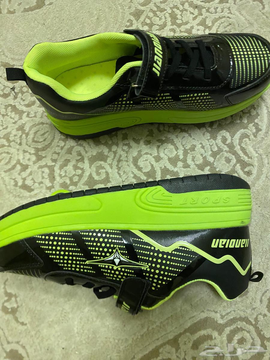 Sports shoes that convert to skating with a button press64467954535425111