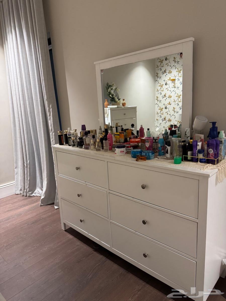 غرفه نوم من هوم سنتر للبيع شبه جديده64468538308865113