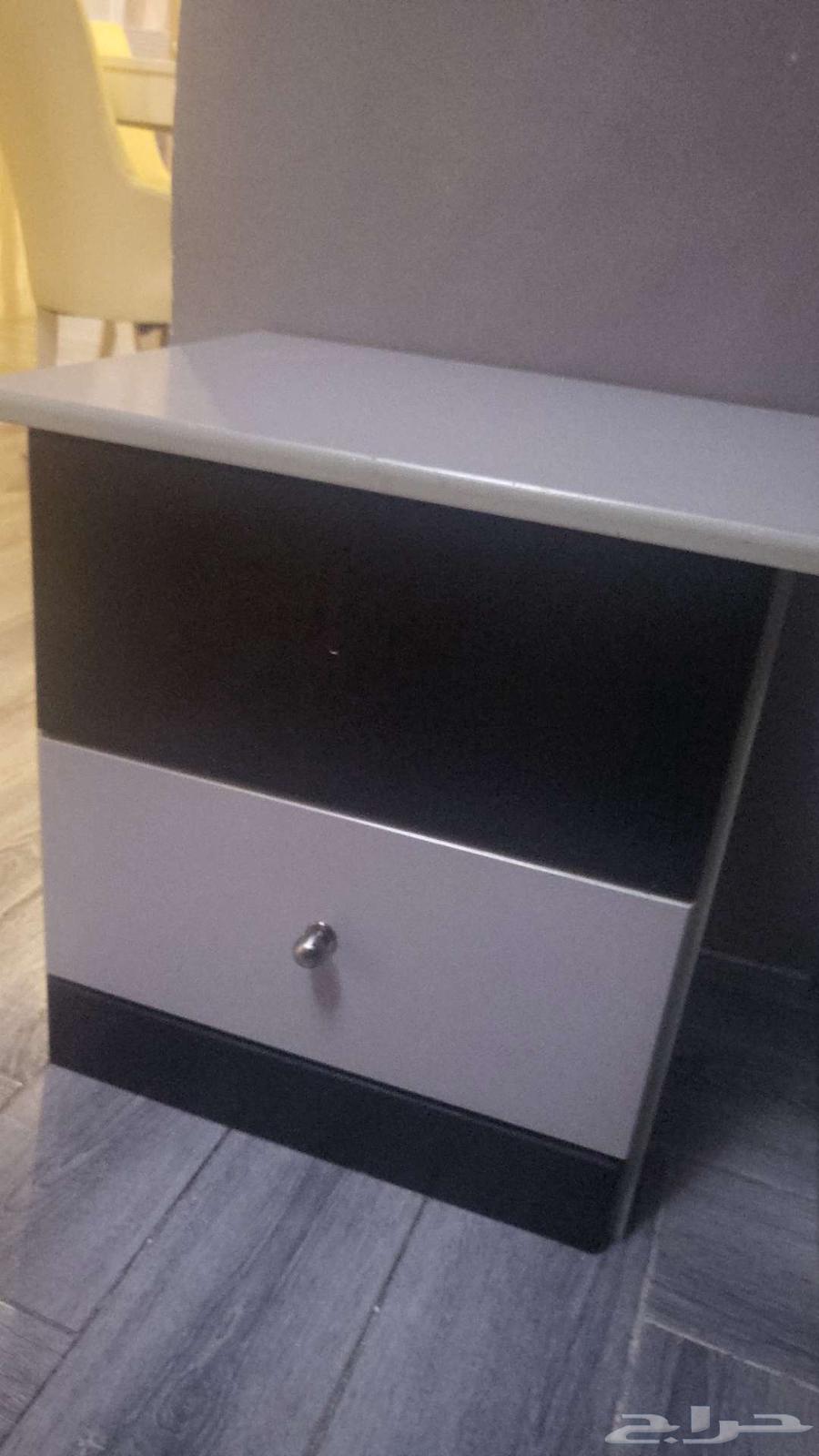 تسريحه غرفة نوم واثنين ادراج كمودينه64449651001346113