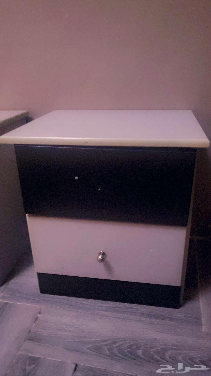 تسريحه غرفة نوم واثنين ادراج كمودينه64449651001346114