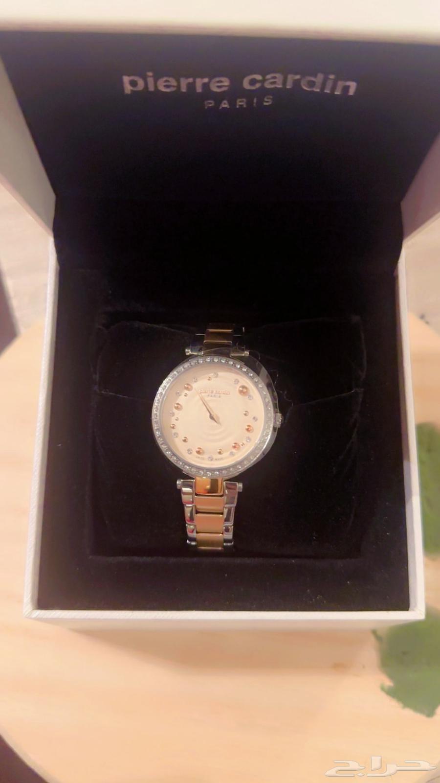 ساعه جديده بالكرتون نسائيه64467634504322110