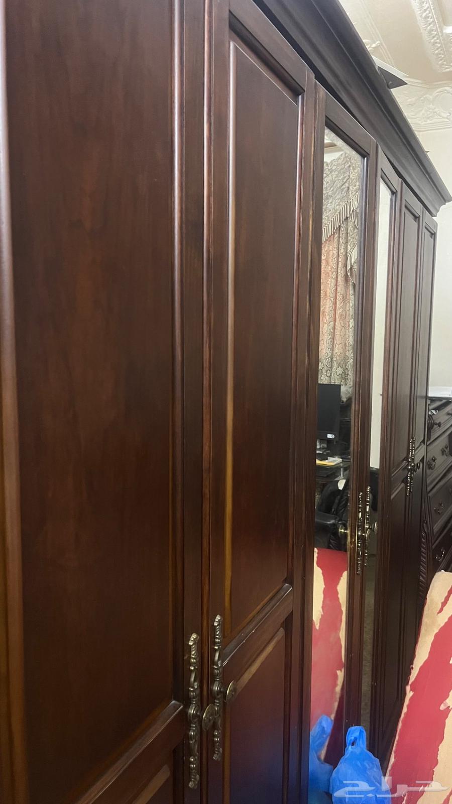 غرفة نوم بكامل محلقاتها عدد 6 درف64468370827011110