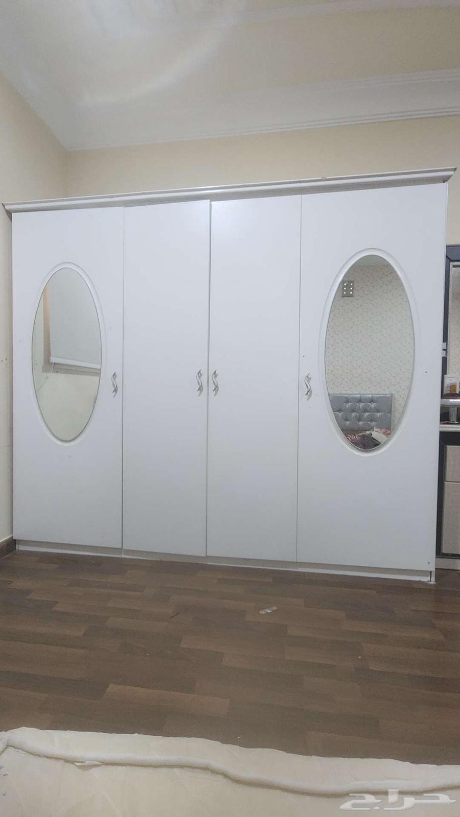دولاب ملابس نظيف64468468193537111