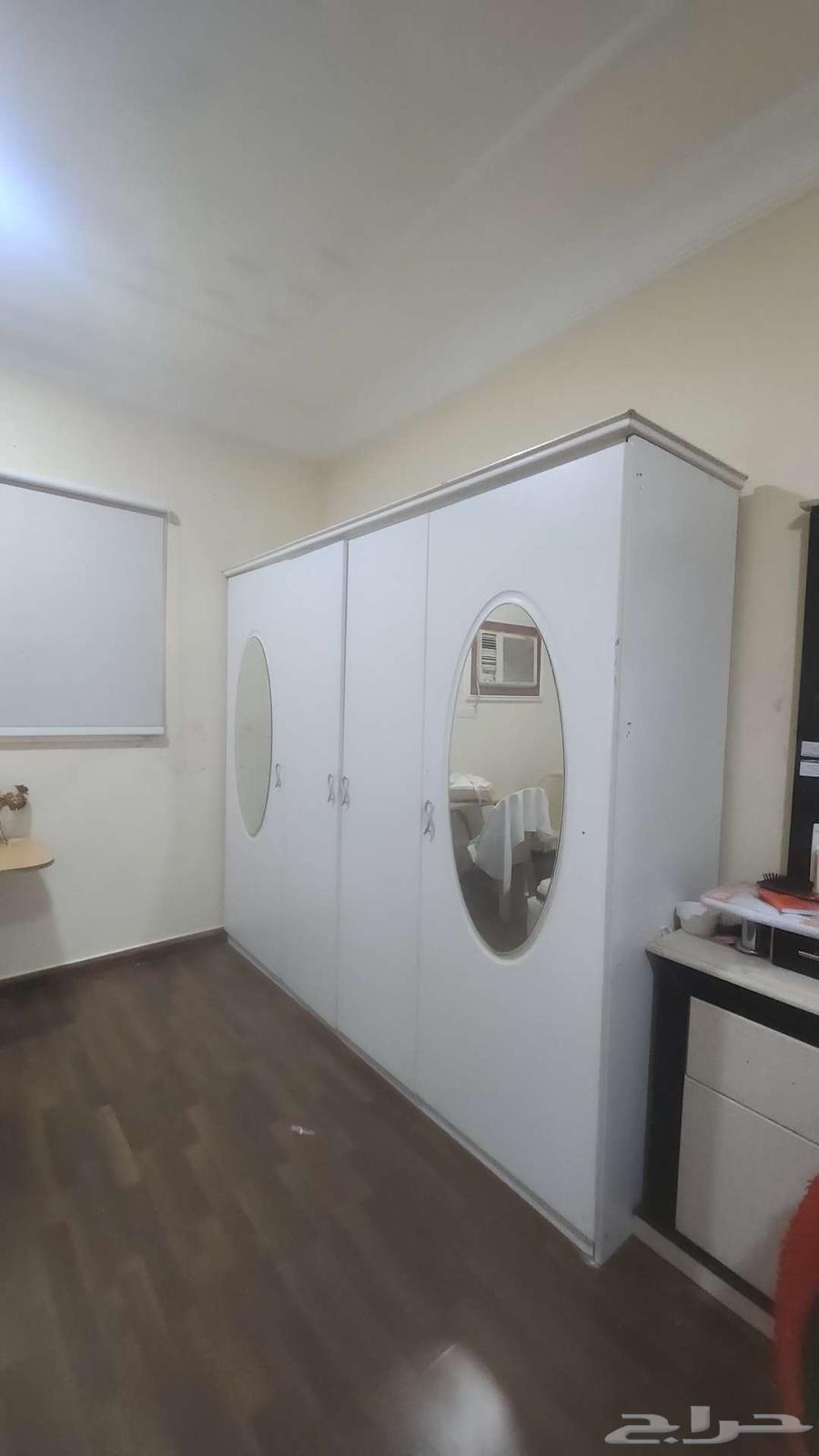 دولاب ملابس نظيف64468468193537112