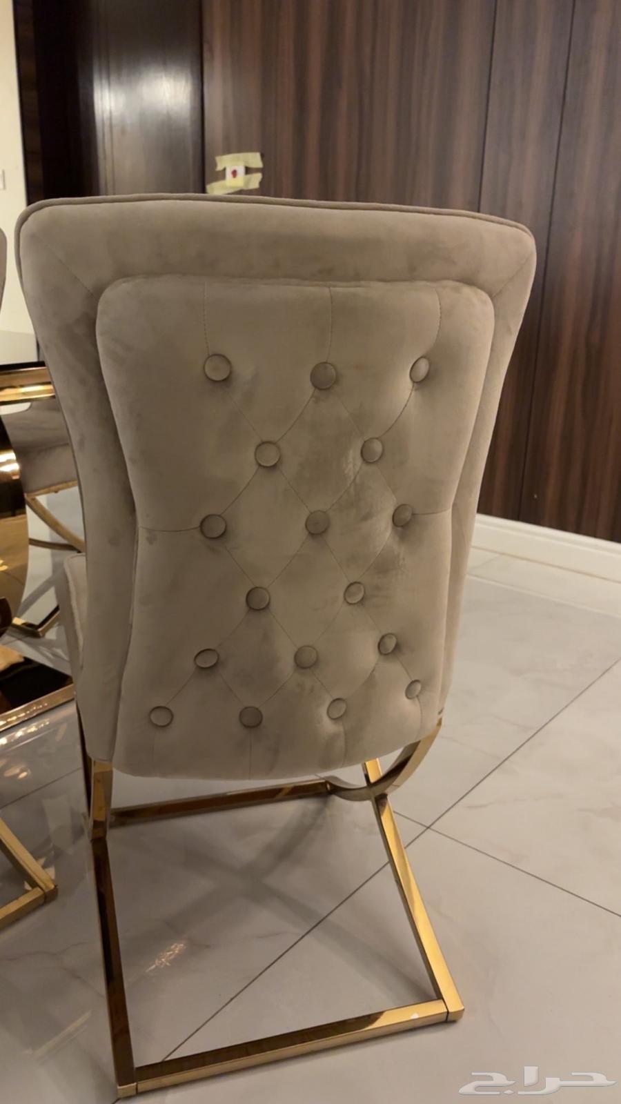 Dining table64478649544066112