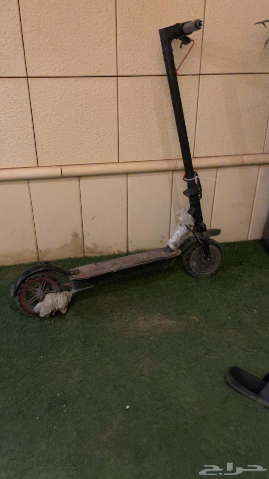 سكوتر للبيع يحتاج لصيانه سعره 20064471252315137110