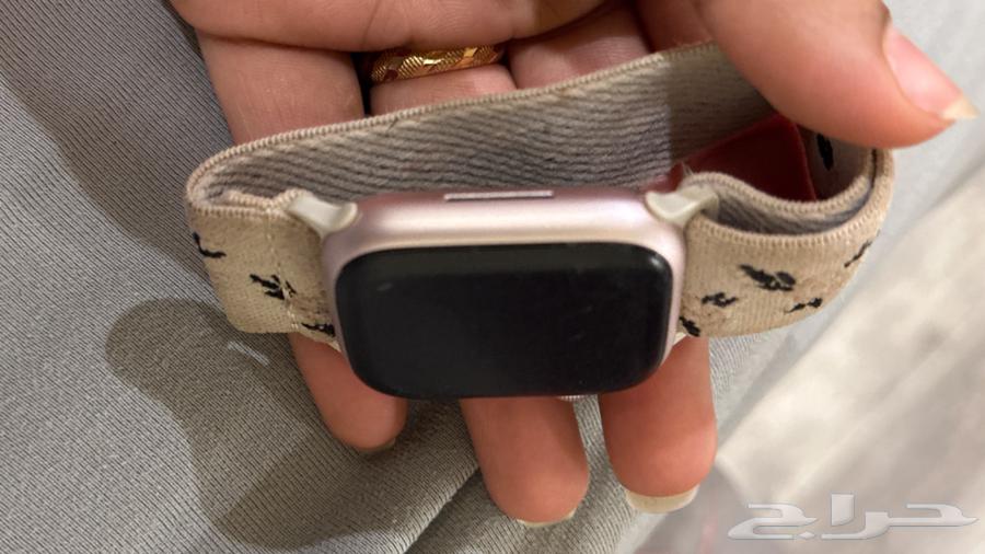 ابل واتش الإصدار الثامن ورديه64468738590339111