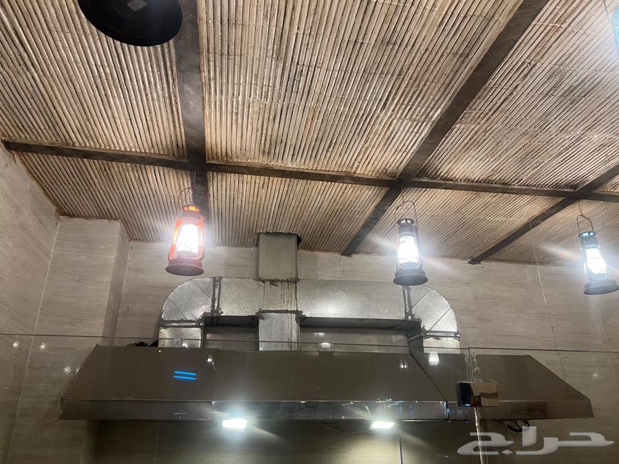 Complete cafeteria equipment offer including devices, tables, and a refrigerator64467411374595113