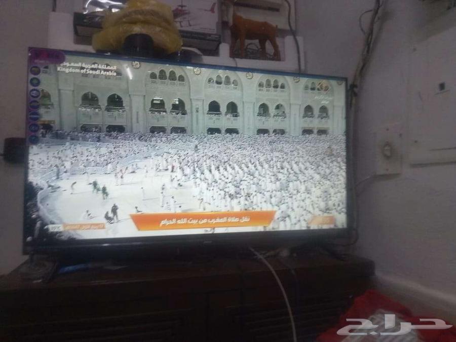 Smart 42 screen and regular Sony 42-inch screen64468148449155110