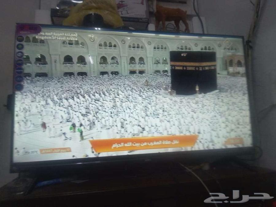 Smart 42 screen and regular Sony 42-inch screen64468148449155112