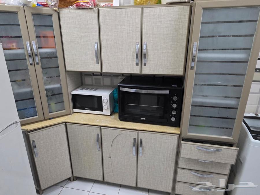 اجهزة كهربائية و اثاث للبيع المستعجل64463074504323110