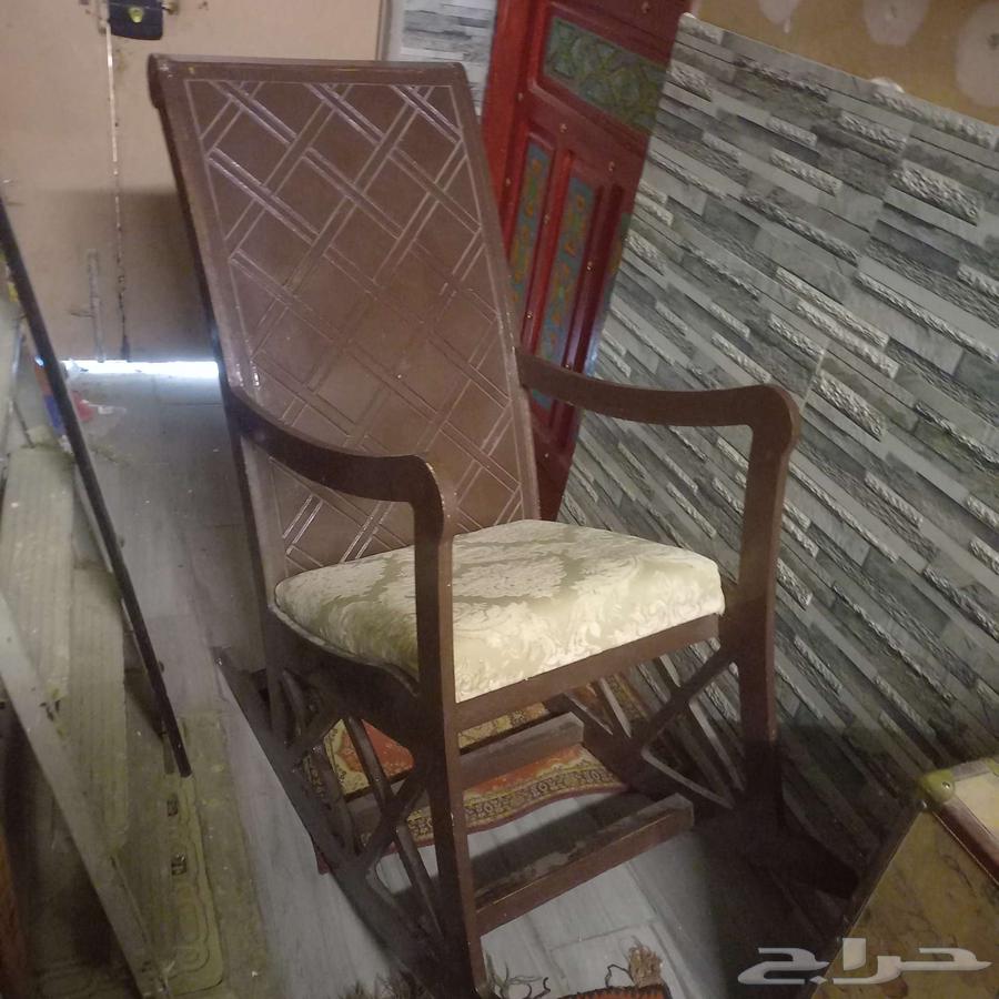 كرسي هزاز خشبي64465479543426110