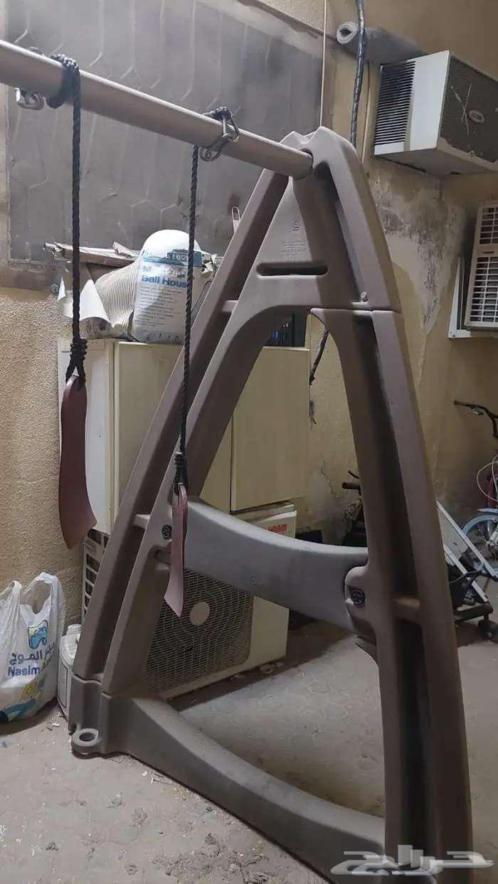 Carpet and swing64477672605059114