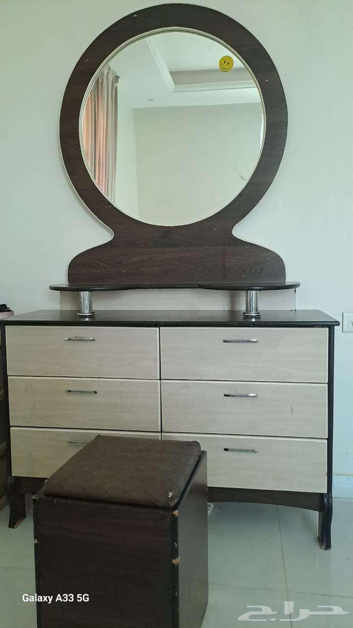 غرفة نوم كاملة بحالة ممتازة للبيع64474860674434112