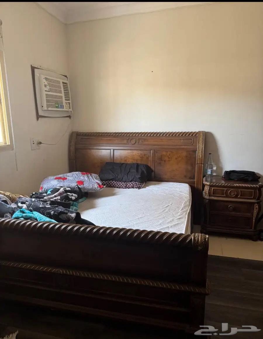 غرفة نوم والسرير بالمرتبه وسريرين اطفال وانتريه ممتاز64475002117634111