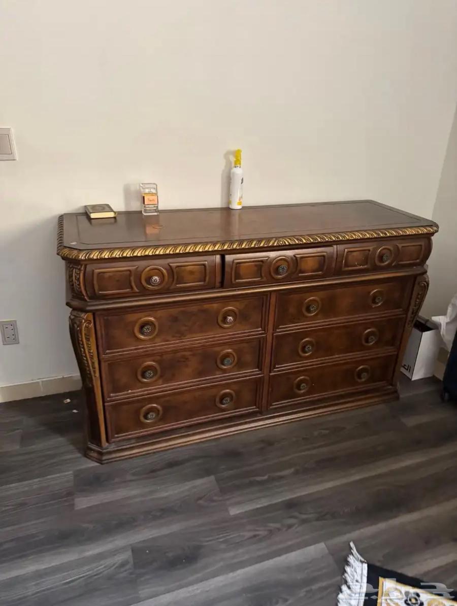 غرفة نوم والسرير بالمرتبه وسريرين اطفال وانتريه ممتاز64475002117634114