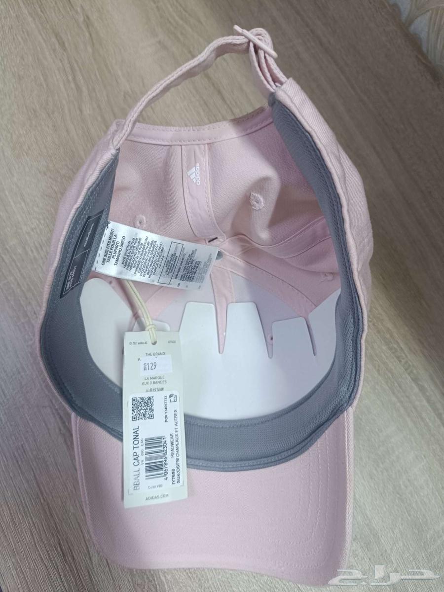 قبعة اديداس adidas اصلية باللون الوردي غير مستعملة64472616884738110