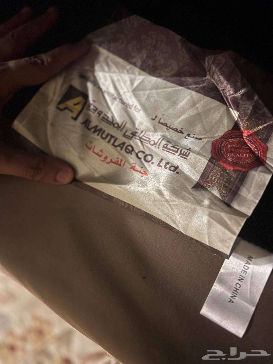 كنب في حاله جيده للبيع64472631097473110