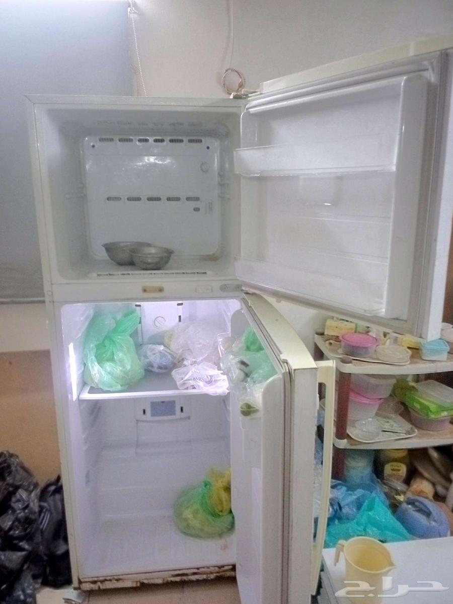 للبيع ثلاجة ال جى 12 جيدة .. وعدد 2 قطعدولاب مطبخ .64477074652802111