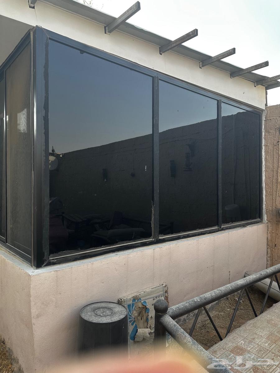 اثاث للبيع كراسي حديد وقزاز غرفه وباب المنيوم64477366909699111