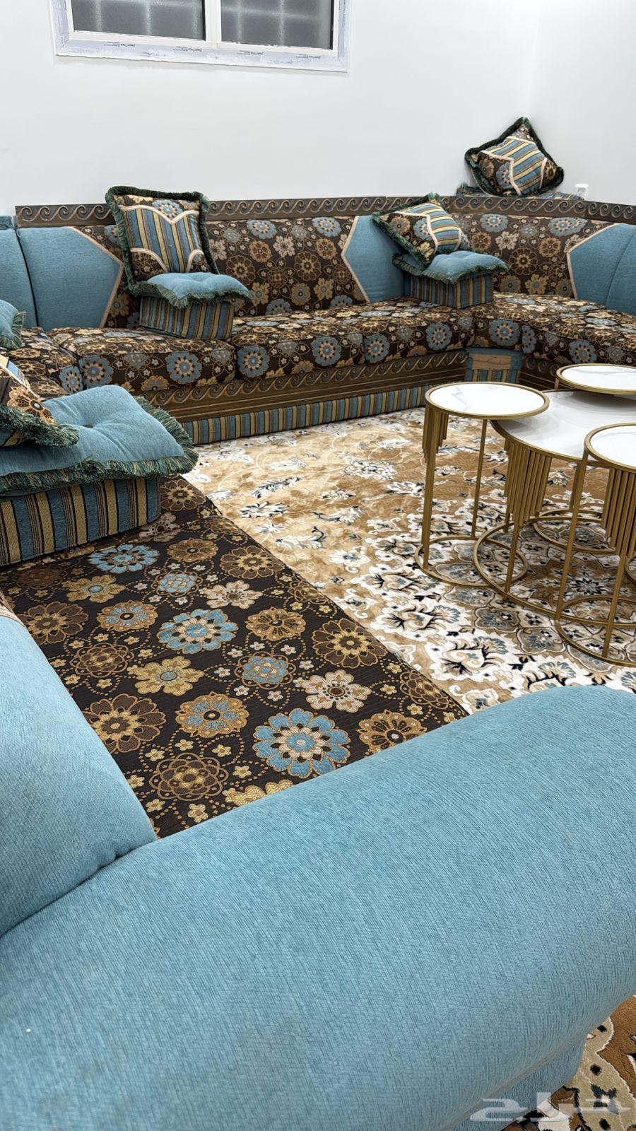 مجلس 4 6 للبيع نظيف جدا64473106887809110