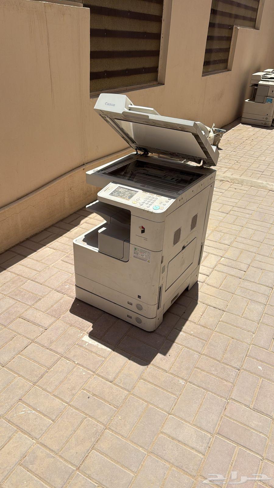 لدي ثلاث مكينات طباعه لللبيع64473653212163111