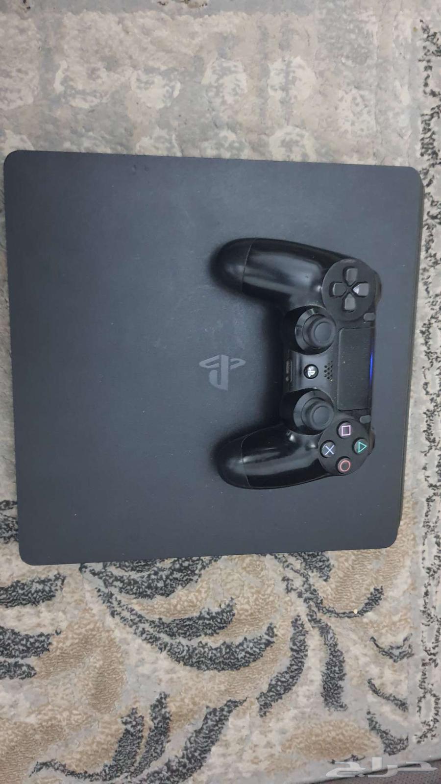 سوني فور سليم للبيع ب 450 نظيف و اليد معه64474734658435110