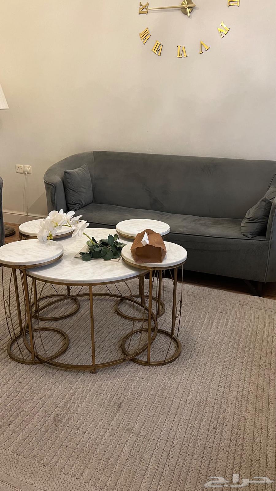 كنب مع طاولة قهوة64476184261123110