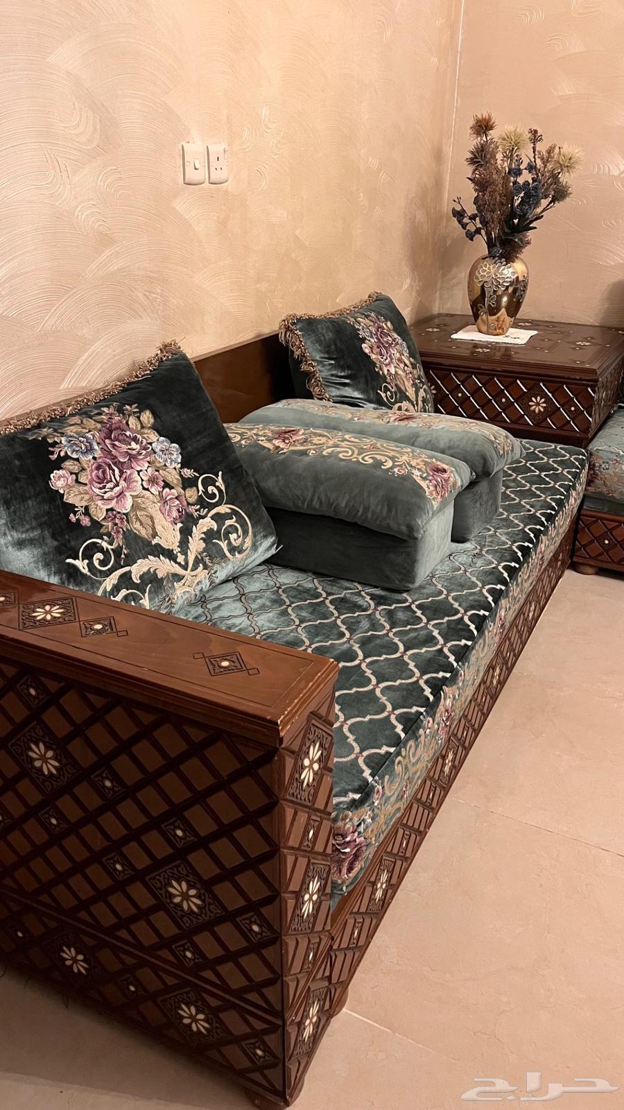 Sofa for sale with all tables64476656968577114