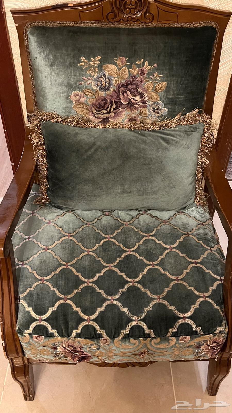 Sofa for sale with all tables64476656968577112