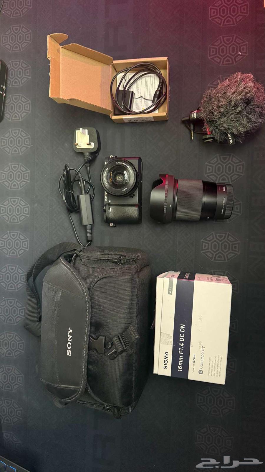 Sony Alpha a6300 camera in very clean condition64478787244418112