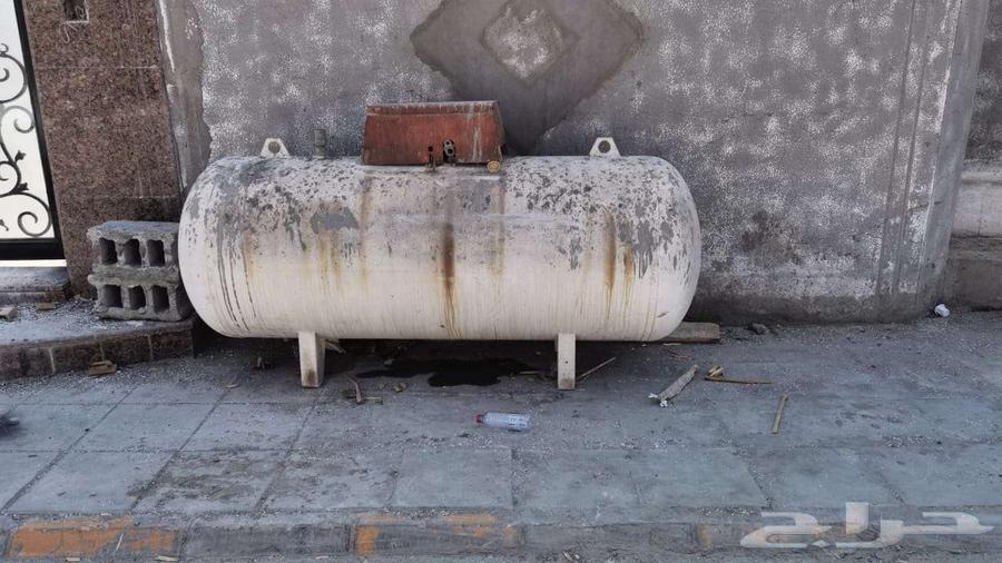 خزان غاز مركزي 1000 لتر بالراكة الجنوبية للبيع64474299345409111